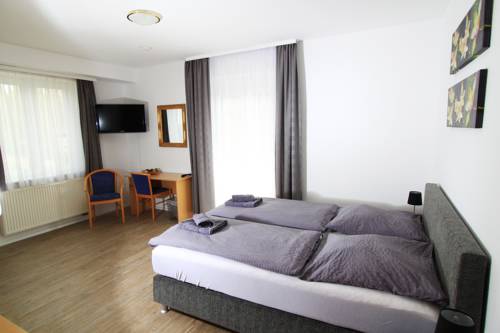 Imagen de la habitación del Hotel Sonnenhof, Sindelfingen. Foto 14