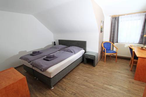 Imagen de la habitación del Hotel Sonnenhof, Sindelfingen. Foto 15