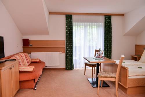 Imagen de la habitación del Hotel Sonnfeld. Foto 3