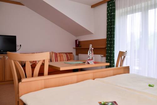 Imagen de la habitación del Hotel Sonnfeld. Foto 4