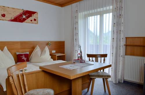 Imagen de la habitación del Hotel Sonnfeld. Foto 8