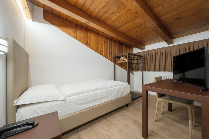 Imagen de la habitación del Hotel Sorapis. Foto 8