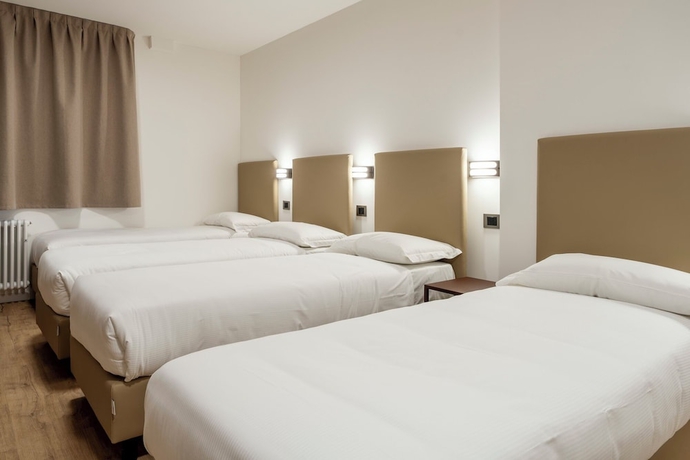 Imagen de la habitación del Hotel Sorapis. Foto 10