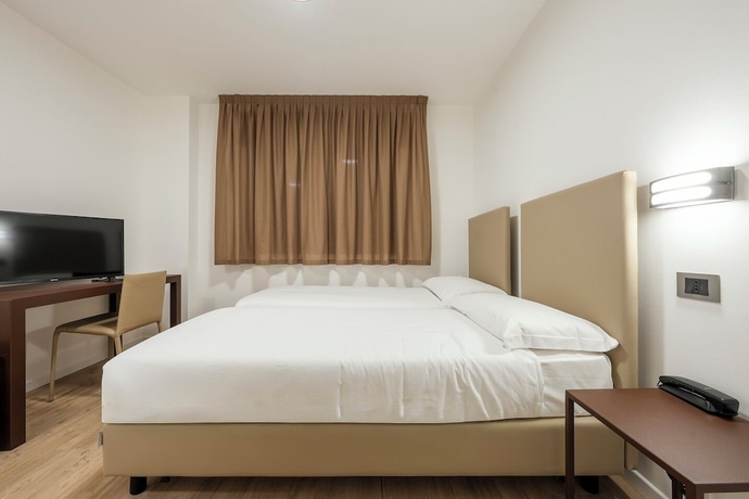 Imagen de la habitación del Hotel Sorapis. Foto 11