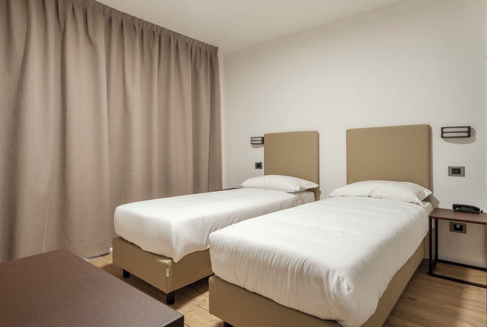 Imagen de la habitación del Hotel Sorapis. Foto 13
