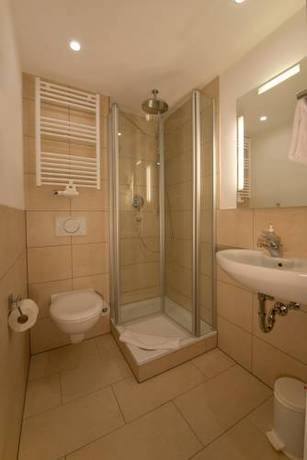 Imagen de la habitación del Hotel St. Ulrich Garni. Foto 7