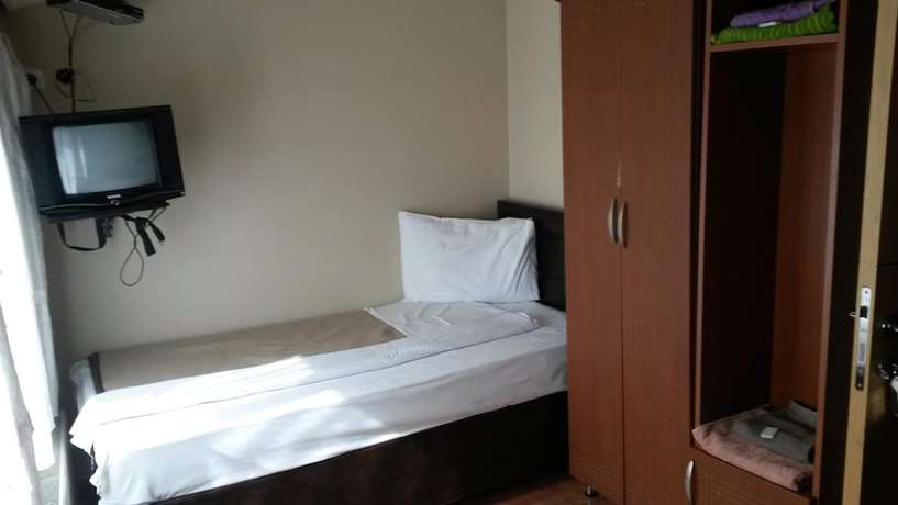 Imagen de la habitación del Hotel Star. Foto 11