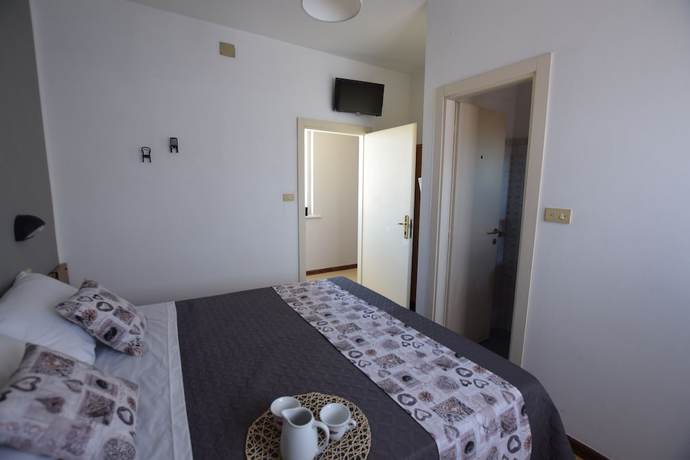 Imagen de la habitación del Hotel Stefania. Foto 5