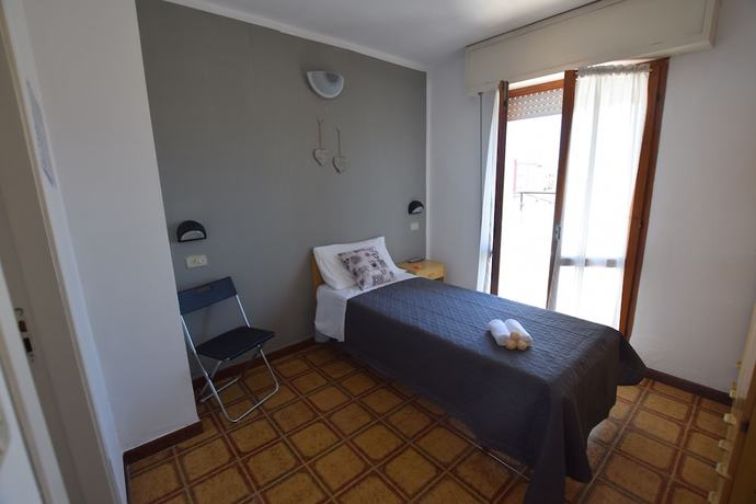 Imagen de la habitación del Hotel Stefania. Foto 6
