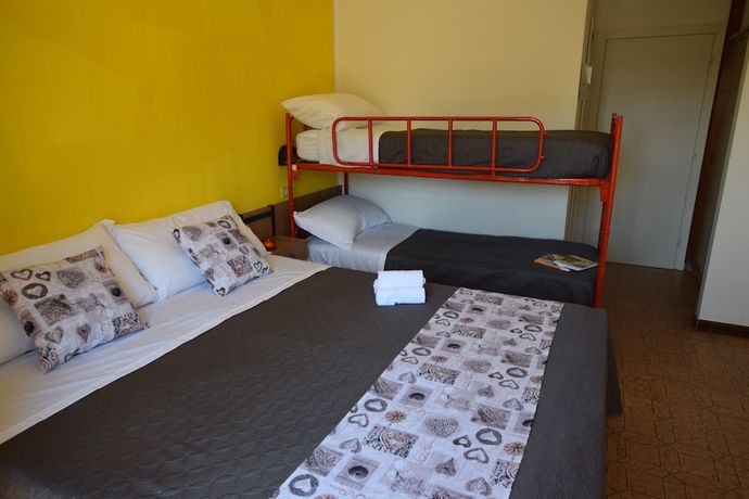 Imagen de la habitación del Hotel Stefania. Foto 8