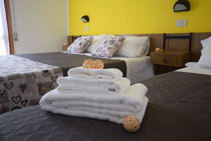 Imagen de la habitación del Hotel Stefania. Foto 12