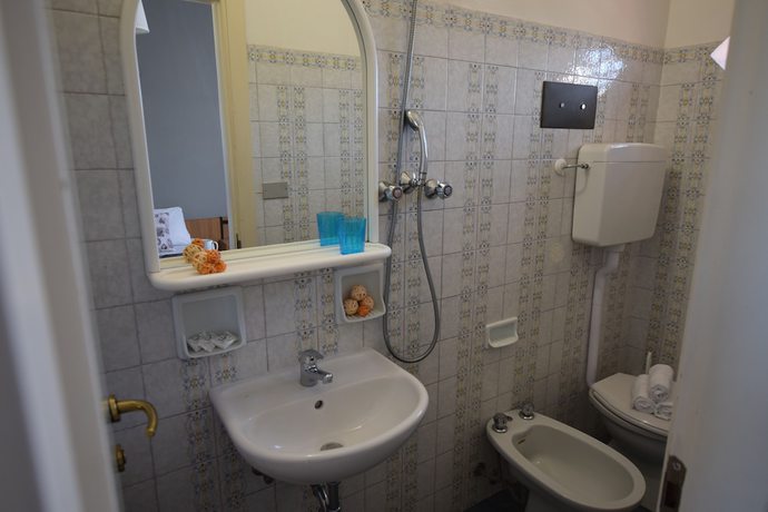 Imagen de la habitación del Hotel Stefania. Foto 16