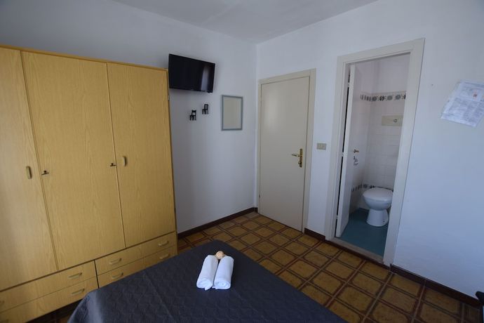 Imagen de la habitación del Hotel Stefania. Foto 17