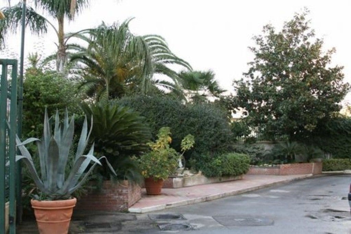 Imagen de los exteriores del Hotel Stefano A Melito. Foto 17