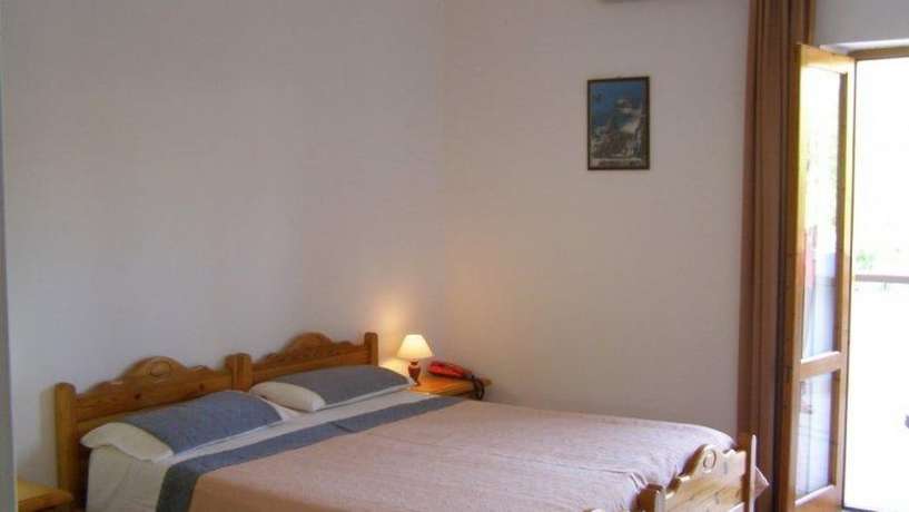 Imagen de la habitación del Hotel Stella Marina. Foto 11