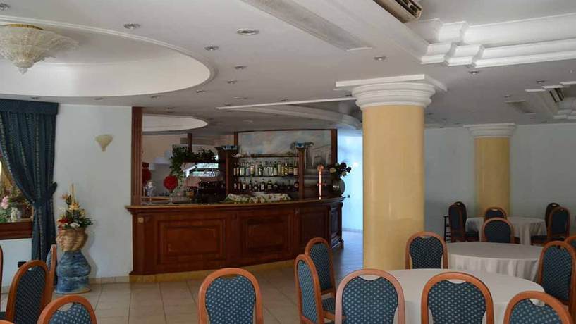 Imagen de los interiores del Hotel Stella Marina. Foto 20