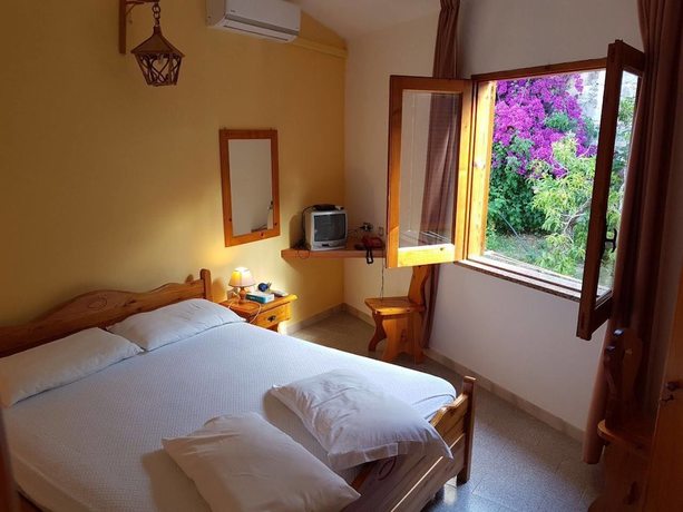 Imagen de la habitación del Hotel Stella Marina. Foto 17
