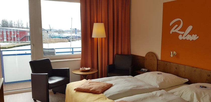 Imagen de la habitación del Hotel Strandhalle. Foto 13