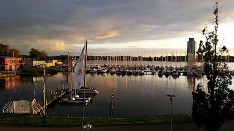 Imagen de la habitación del Hotel Strandhalle. Foto 15