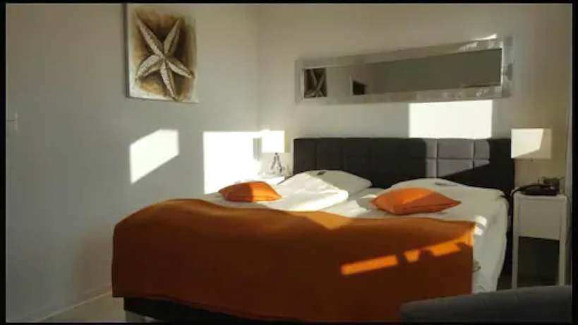 Imagen de la habitación del Hotel Strandhalle. Foto 20
