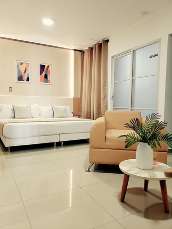 Imagen de la habitación del Hotel Suite Center. Foto 2
