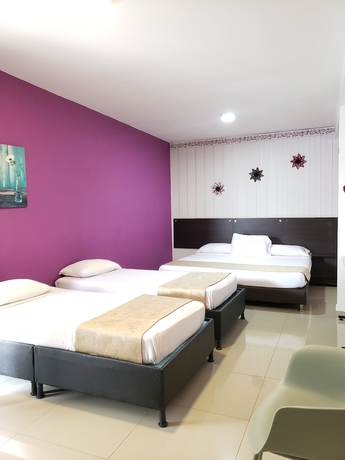 Imagen de la habitación del Hotel Suite Center. Foto 9