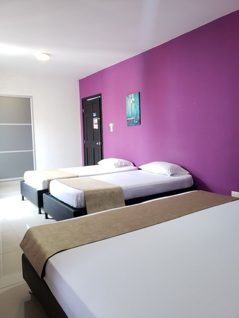 Imagen de la habitación del Hotel Suite Center. Foto 11
