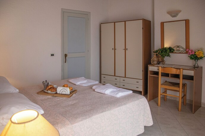Imagen de la habitación del Hotel Sunset Green Ischia. Foto 17