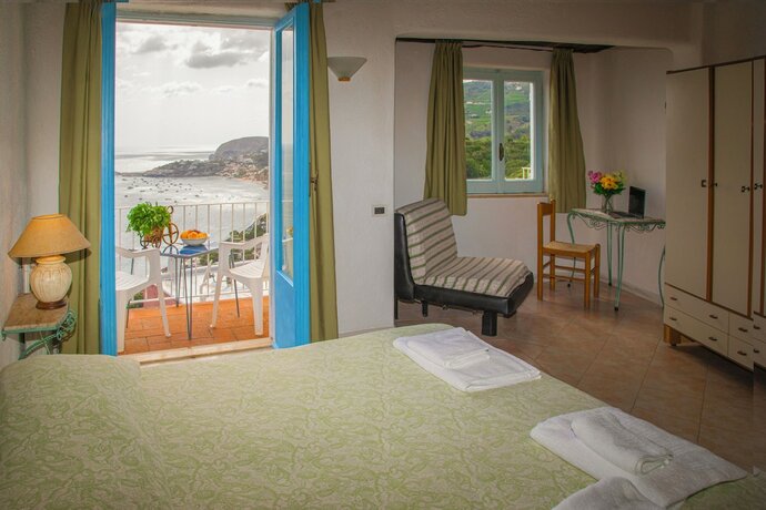Imagen de la habitación del Hotel Sunset Green Ischia. Foto 18