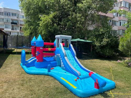 Imagen general del Hotel Surf Primorsko. Foto 16