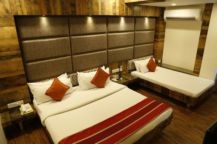 Imagen de la habitación del Hotel Surya. Foto 2