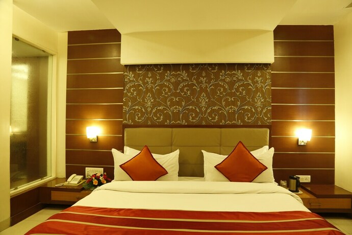 Imagen de la habitación del Hotel Surya. Foto 4