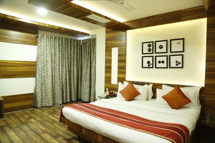 Imagen de la habitación del Hotel Surya. Foto 6