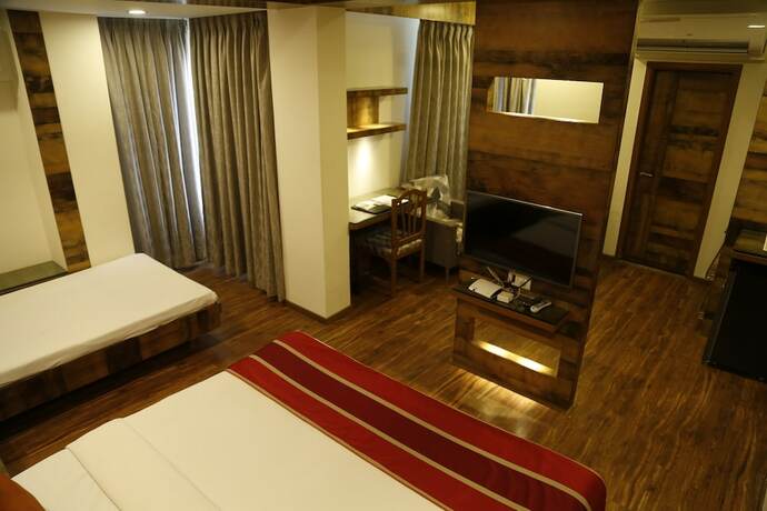 Imagen de la habitación del Hotel Surya. Foto 10