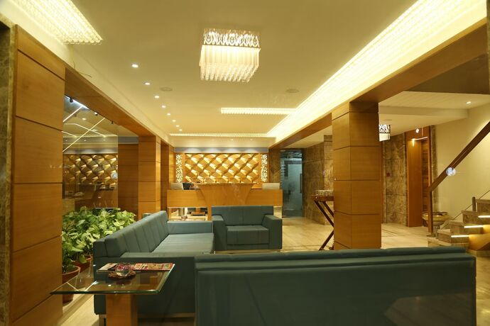 Imagen de los interiores del Hotel Surya. Foto 17