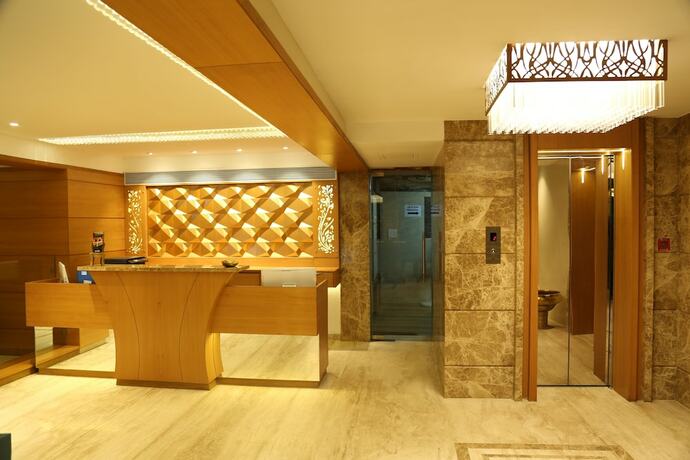 Imagen de los interiores del Hotel Surya. Foto 18