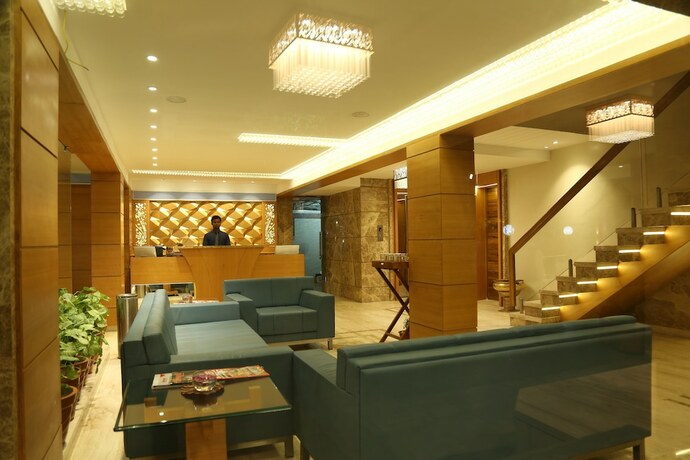Imagen de los interiores del Hotel Surya. Foto 20