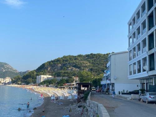 Imagen general del Hotel Sutomore. Foto 14