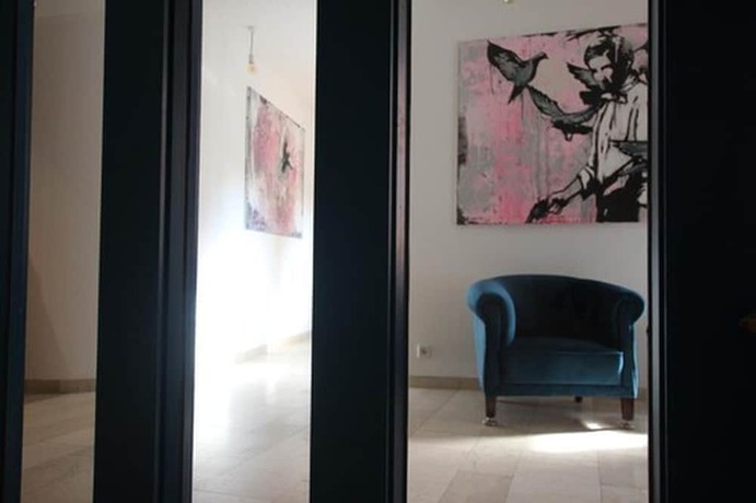 Imagen de los interiores del Hotel Tari. Foto 15