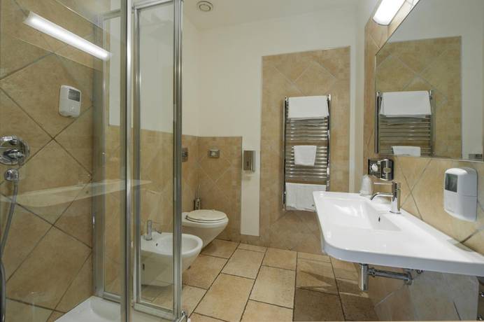 Imagen de la habitación del Hotel Testani Frosinone. Foto 10