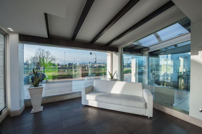 Imagen de los interiores del Hotel Testani Frosinone. Foto 20
