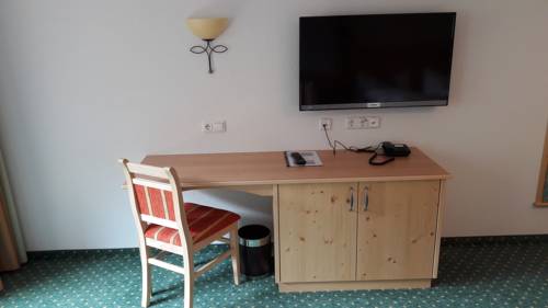 Imagen de la habitación del Hotel Thaneller. Foto 10