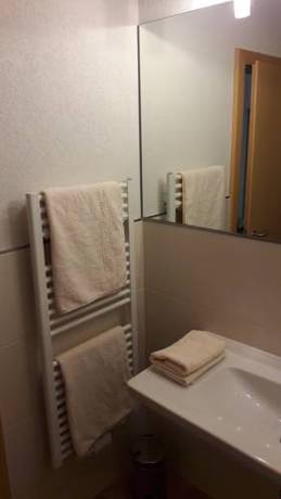 Imagen de la habitación del Hotel Thaneller. Foto 14