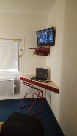 Imagen de la habitación del Hotel Thania. Foto 9