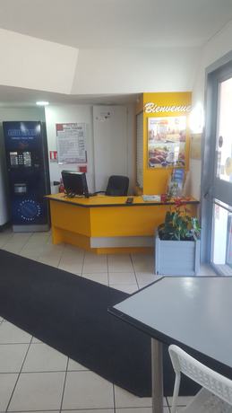 Imagen de los interiores del Hotel Thania. Foto 20
