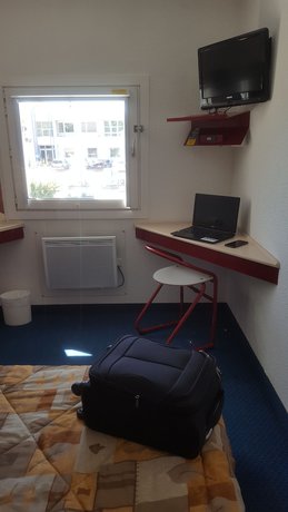 Imagen de la habitación del Hotel Thania. Foto 13