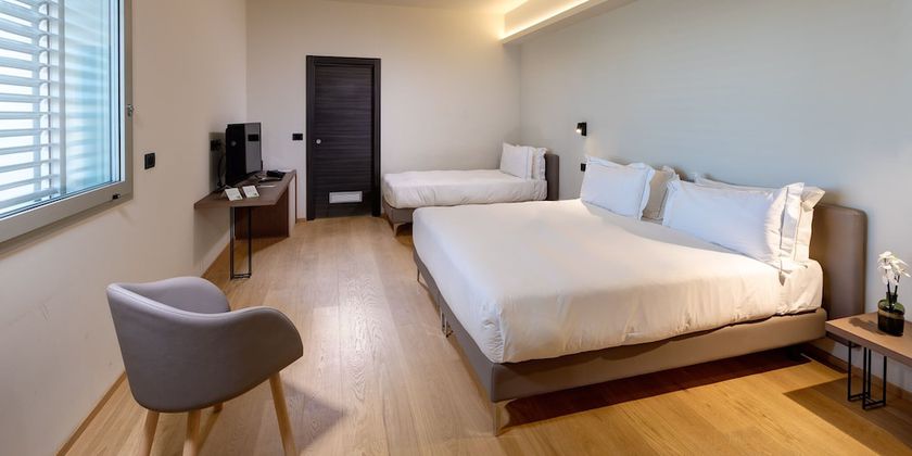 Imagen de la habitación del Hotel The Cube. Foto 6