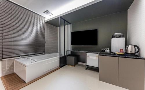 Imagen general del Hotel The Ocean. Foto 13