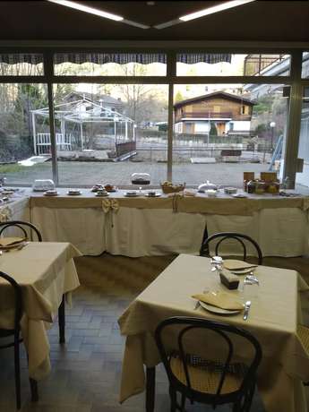 Imagen del bar/restaurante del Hotel Topazio. Foto 4