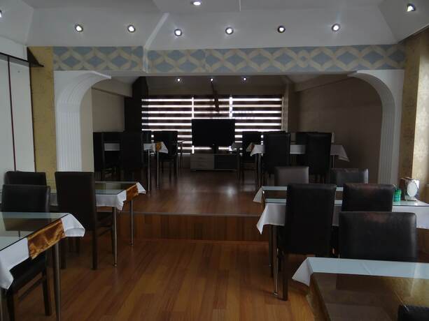 Imagen del bar/restaurante del Hotel Torun. Foto 11